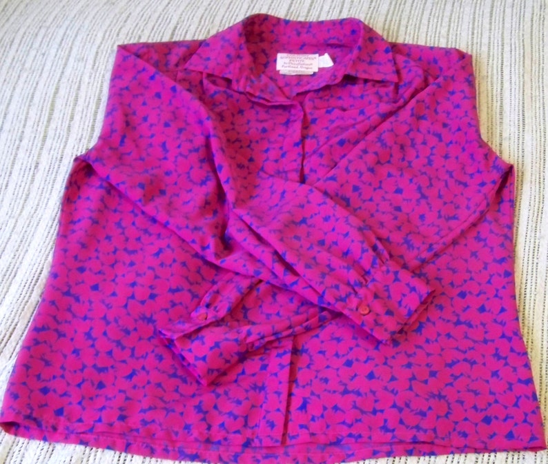 80s Psychedelic Working Girl Bold Pattern Polyester Ladies Blouse by Pendleton
