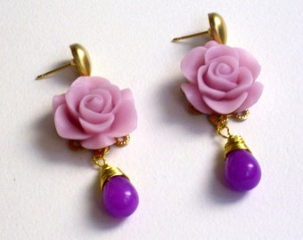 Lila colored jade precious stone earrings, resin, flower, cabochon, wedding, christmas, bridesmaid, lilac