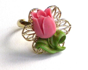 Gold plated resin pink  tulip ring, resin ring, tulip ring, tulip cabochon, vintags style, christmas gifts