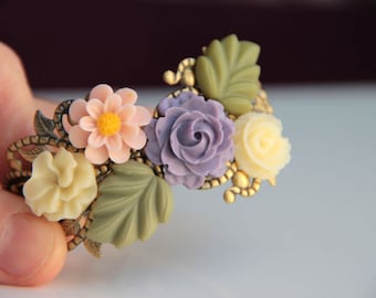 Spring fashion Purple pink off white resin flowers and leaves bracelet cabochon wedding bracelet, vintage style, bridesmaid, bangle, jewelry