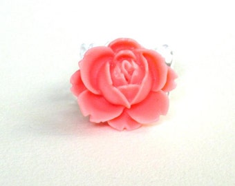 Pink rose, white fligree,adjustible ring.