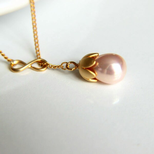 Necklace: Pink pearl in the form of bud with gold plated sepals combined with infinity finding gift for wedding, valentine's, mother's day.