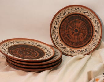 Handmade Round Clay Dinner Plate 21 cm – Rustic Red Clay Tableware, Eco-Friendly Pottery Dish, Carved Unglazed Serving Plate