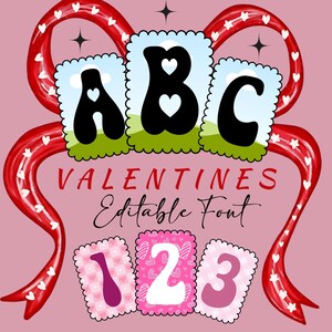 Puede incluir: Gráfico temático de San Valentín con las letras ABC y los números 123. Las letras y los números son en negro y rosa, con detalles de corazón. También se presenta una cinta roja con corazones blancos y las palabras "VALENTINES Editable Font".