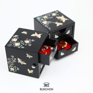 Mother-of-Pearl Korean Jewelry Box – Twin-Door Butterflies & Cranes (Black)