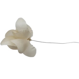 M&S Schmalberg 2" Tiny Silk Flower Petal Ties on wire.  Great for mixing.  Silk Cream Blush