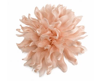 Broszka z kwiatem z jedwabiu satynowego M&S Schmalberg 5,5" Jagged Chrysanthemum w dwóch odcieniach różu i chryzantemy z organzy + kwiat z organzy w kolorze organzy