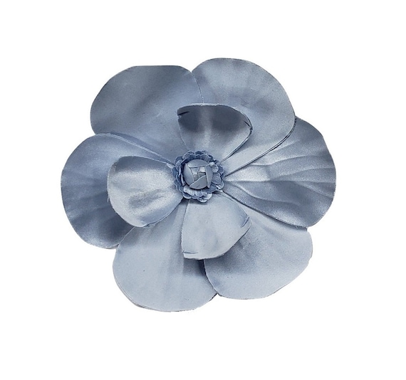 SATIN ROSE BROOCH LIGHT BLUE SATIN ROSE BROOCH LIGHT BLUE