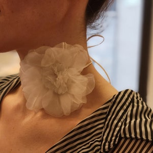 White Flower Choker Necklace - Elegant Bridal Accessory
