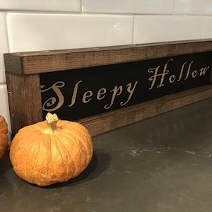 Sleepy Hollow (short sign)