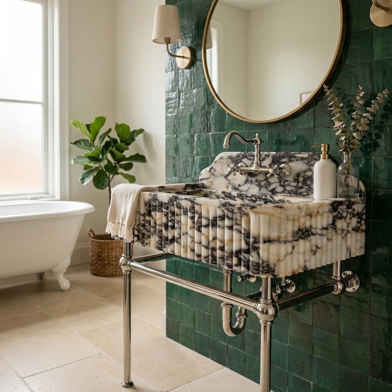 Calacatta Viola Fluted Marble Sink with Chrome Stand & Sculpted Backsplash | Two-Leg Wall Support Hand Carved Stone | Custom Luxury Vanity bild 1