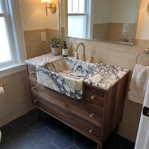 Schürze Front Calacatta Viola Marmor Waschbecken mit Walnuss Waschtisch - Handgefertigte Naturstein Badezimmer Konsole für Elegante Gästezimmer Dekor M6F003
