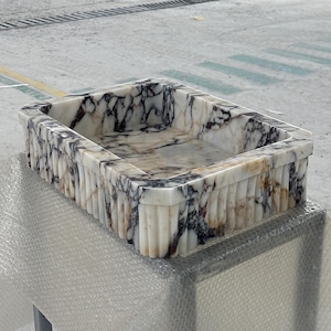 Lavabo Sospeso su Misura in Marmo Calacatta Viola – Vasca di Lusso Artigianale