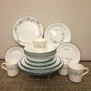 Vintage Corelle Dinnerware Set - Etsy