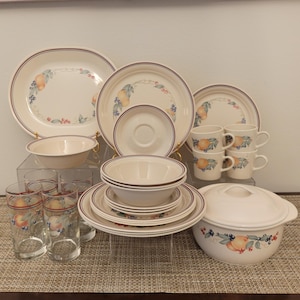 Vintage Corelle by Corning ABUNDANCE Pattern Dinnerware & 1.5 Qt Round Covered Casserole Dish