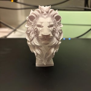 幾何学的なライオンの頭の彫刻 - 3Dプリントのモダンな動物の胸像、棚のホームデコレーション