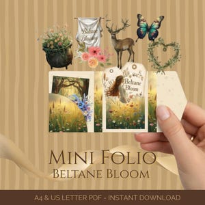 Peut inclure: Un mini folio intitulé "Beltane Bloom" avec des illustrations d'un cerf, d'un papillon, de fleurs et d'une femme dans un champ. Le folio est tenu par une main et comprend le texte "Mini Folio" et "Beltane Bloom". Le fond a un motif rayé.