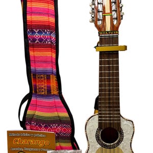 Authentisches, handgefertigtes bolivianisches Charango-Set: Einsteiger-Set mit Aguayo-Gigbag