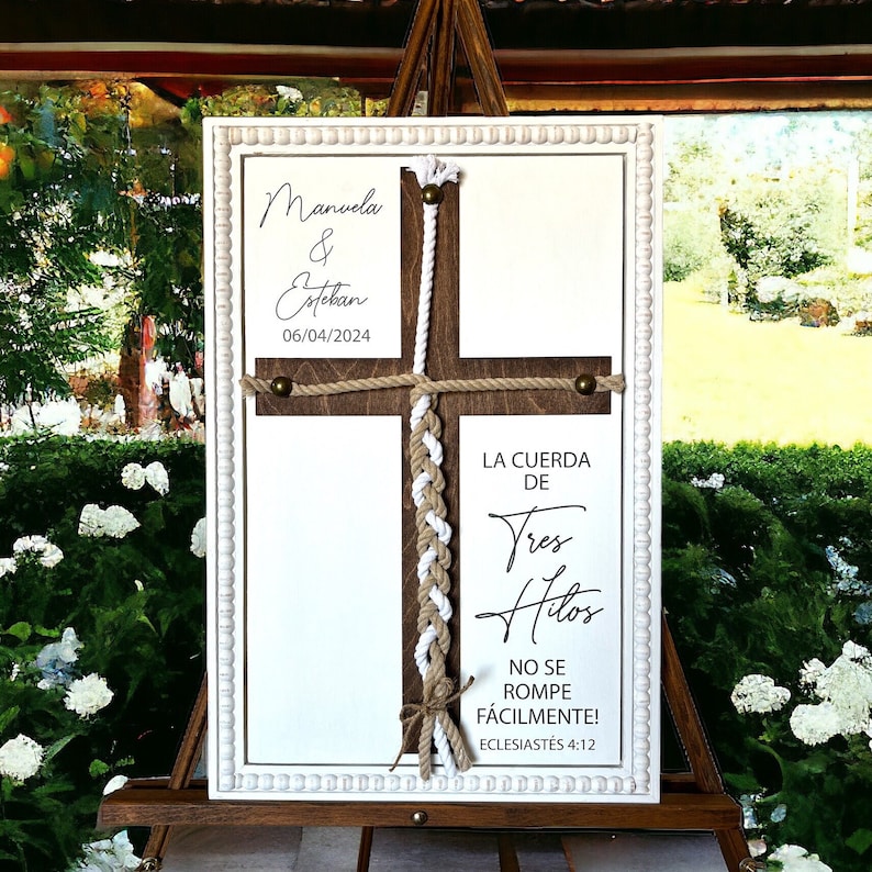 La cuerda de tres hilos no se rompe fácilmente, Eclesiastés 4:12, Unity Wedding Sign, Rope Cross Unity Sign image 1