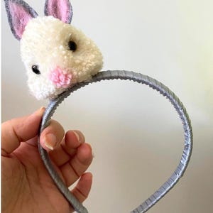 ふわふわうさぎのヘッドバンド – 女の子向け手作りポンポンヘアアクセサリー | イースターギフトアイデア | 子供用かわいい動物コスチューム