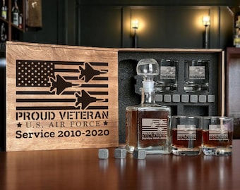 Juego de decantador de whisky – Regalo de Navidad para piloto de la Fuerza Aérea o veterano, vasos grabados personalizados y caja de madera para jubilación