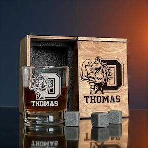 Cadeau bar de football pour lui, carafe à whisky gravée avec verres gravés et boîte en bois personnalisée, cadeau de sport de vacances haut de gamme