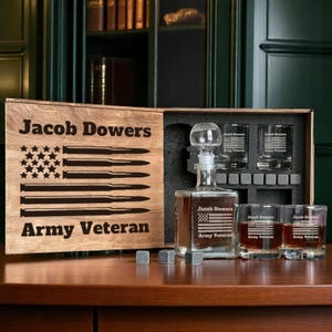 Army Gift, Patriotic Gifts, Army Glasses, Whiskey Decanter, Veteran Army Gifts, Custom Etched Glass, Army Retirement, Military Gift
