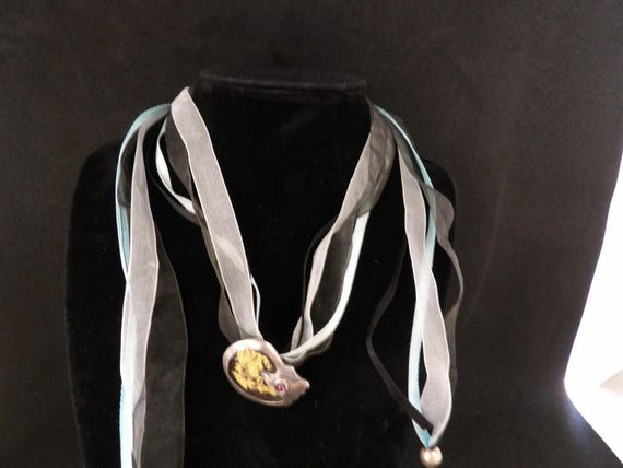 Artisan Style Multiple Ribbon Central Pendant - image 1