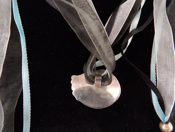 Artisan Style Multiple Ribbon Central Pendant - image 3