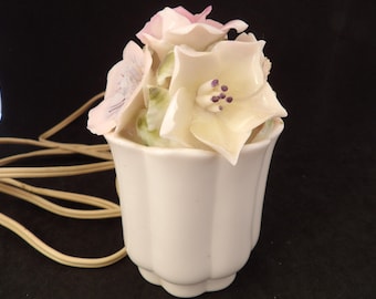 Lámpara de noche con forma de flor de porcelana vintage