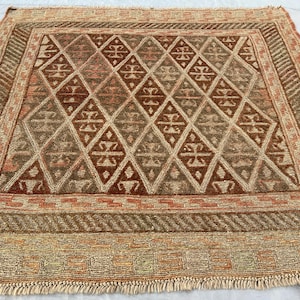 手織りアフガンウールラグ、テラコッタダイヤモンド柄、4x4アクセントラグ