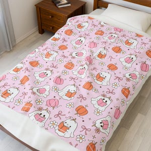 Cute Plush Blanket - Cozy Pumpkin & Ghost Design for Fall, Ghost Decor, Halloween Gift, Snuggle Throw, Soft Plush Fabric