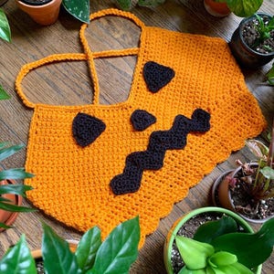 Handmade Spooky Top Crochet Halloween, Jack O Lantern Top, Crochet Pumpkin Halter Cute Halloween Costume, Spooky Festival Bralette