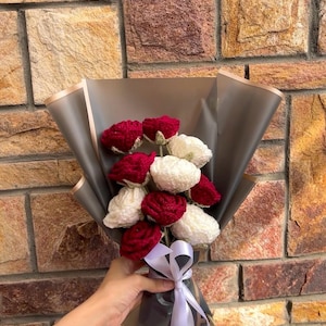 Crochet Rose Flower Bouquet | Handmade Yarn Roses Gift | Forever Flower for Room Decor, Valentine&#39;s, Birthday, Anniversary | Artilogy