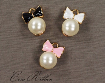 Gold Alloy Faux Pearl With Enamel Bow Metal Pendant / Charm - 6 pieces A30