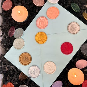 Pegatinas de sellos de cera personalizados con autoadhesivo, sellos de cera con monograma, sellos de cera hechos a mano para invitaciones de boda, sellos de cera con logotipo