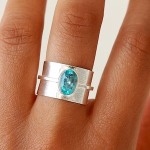 Anillo de topacio azul suizo, anillo de plata de ley 925, anillo con piedra natal de noviembre, anillo con piedras preciosas, joyería de plata con topacio, anillo hecho a mano, regalo para él