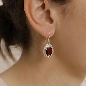 Orecchini in granato, orecchini in argento sterling 925, orecchini con pietra portafortuna di gennaio, orecchini pendenti, gioielli in argento con pietre preziose, orecchini fatti a mano