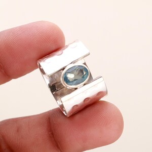 Anillo de topacio azul, anillo de plata de ley 925, anillo con piedra natal de noviembre, anillo con piedras preciosas, joyería de plata con topacio, anillo hecho a mano, regalo de aniversario