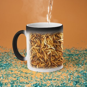 Fischer Geschenk - Maden Zaubertasse - Farbwechselbecher - Horror Dekor - Würmer - Gag Geschenk - Gruseliges Geschenk