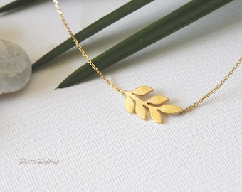 Nature Leaf Necklace in Silver/ Gold. Collarbone Necklace. Garden. Botanical. Dainty and Subtle. Gift For Her (PNL-139)