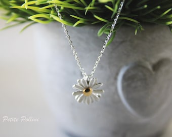Daisy Necklace in Silver/ Gold. Flower Necklace. White Daisy. Blossom. Garden. Botanical. Floral. Sweet and Cute. Girls (PNL-48)
