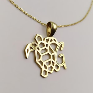Collar de tortuga personalizado en plata de ley 925, joyería Caretta, colgante de verano personalizado, letra personalizada y collar Caretta Caretta