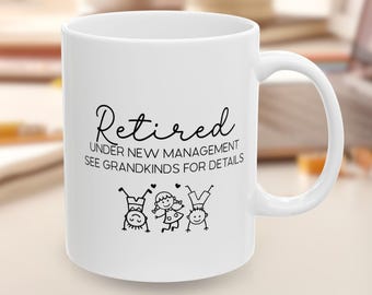 Taza de jubilación bajo nueva administración. Regalo de jubilación. Recién jubilado. Abuela, abuelo, gerente. Dentista, enfermera, profesor, médico. Regalo de los nietos.