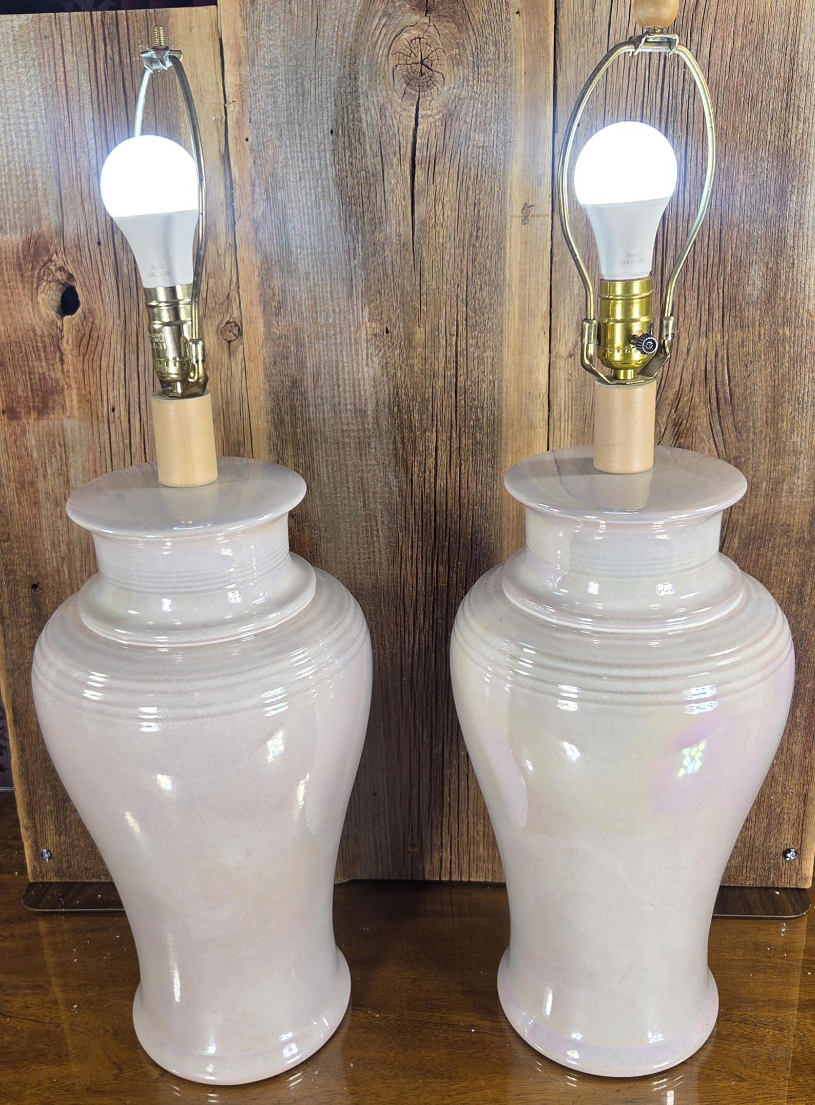 Pearlescent Lamp
