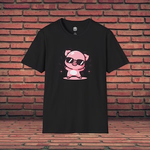Funny T-Shirt | Dancing Pig | Cute Animal Shirt | Cool Piggy | Meme Graphic Tee | Kawaii Pig Tshirt | Funny Party Shirt | Cute Kawaii Animal