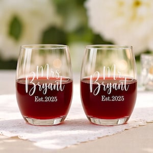 Copa de vino de boda personalizada, copa de vino grabada para pareja, regalo para recién casados, copas de brindis de boda, regalo de aniversario para el Sr. y la Sra.