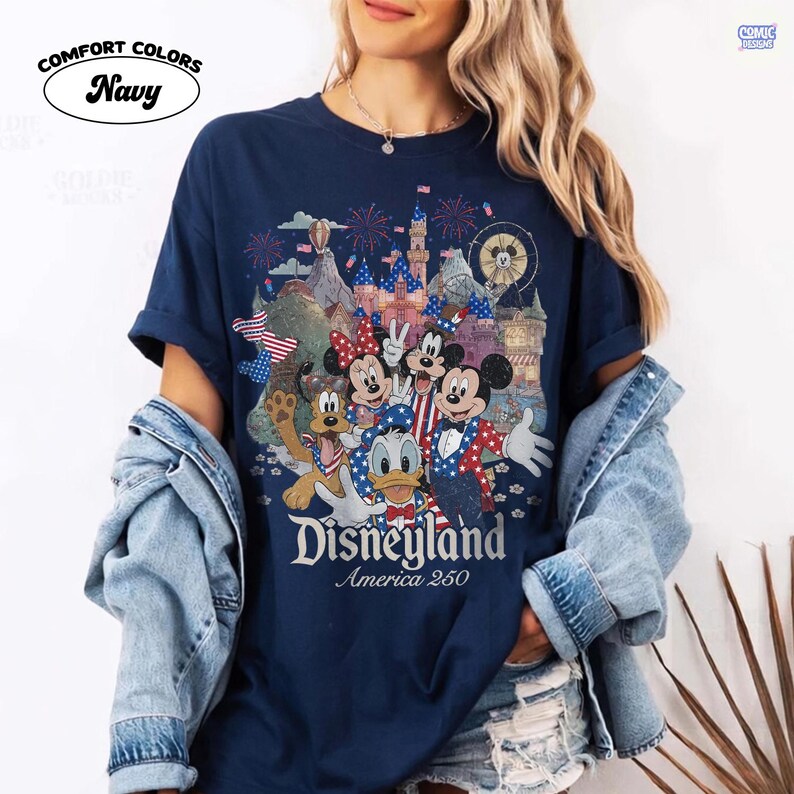 Camiseta Comfort Color Vintage Disneyland California 4 de Julio, Camiseta Mickey y sus amigos América 250, Camiseta para viaje familiar patriótico a Disneyland imagen 7