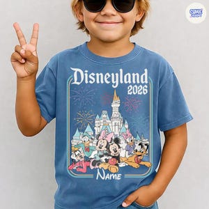 Custom Disneyland Mickey And Friends Shirts, Custom Name Disney Family 2026 Shirts, Retro Disneyland Trip Tee, Disney Family Vacation Shirts afbeelding 6