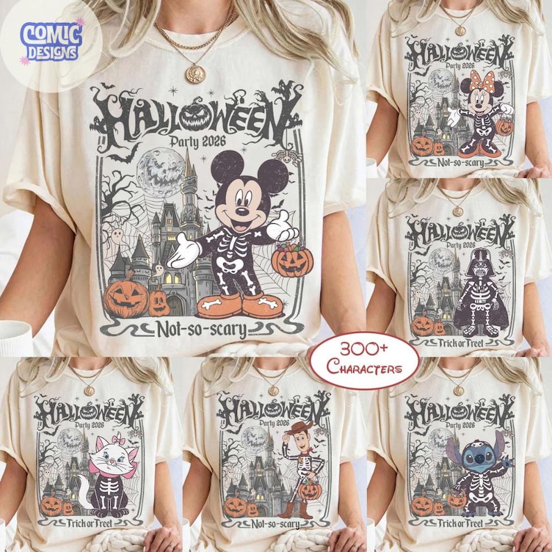 Puede incluir: Una camiseta color crema con un gr&aacute;fico de Mickey Mouse en disfraz de esqueleto, un castillo encantado, calabazas y el texto Halloween Party 2026 Not-so-scary. El dise&ntilde;o incluye una luna llena, telara&ntilde;as y murci&eacute;lagos en tinta negra.